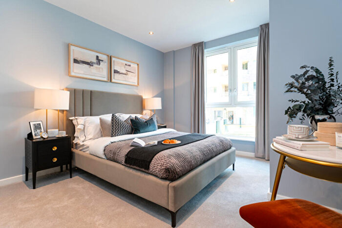 3 Bedroom Apartment For Sale In Fielders Quarter Fielders Crescent Barking London, IG11