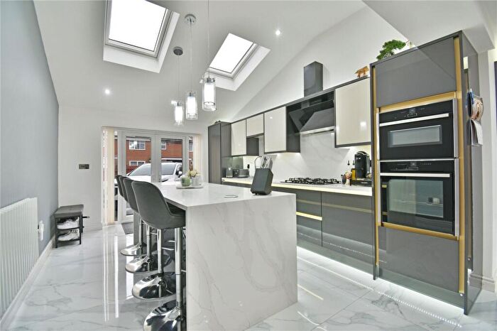 3 Bedroom Semi Detached House For Sale In Gainsborough Walk, Denton, Tameside, M34