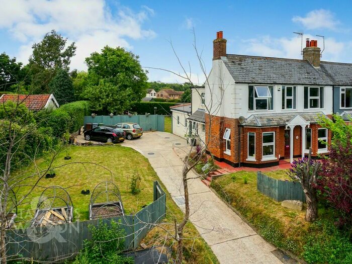 4 Bedroom Semi-Detached House For Sale In Old Road, Acle, Norwich, NR13