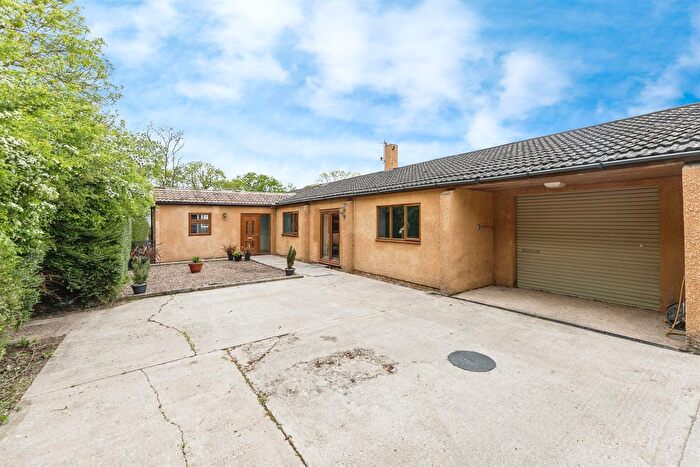 4 Bedroom Detached House For Sale In Clay Lane, Breighton, Selby, YO8