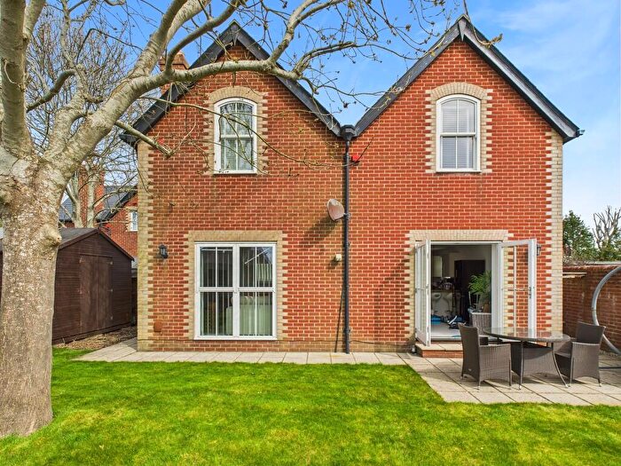 3 Bedroom Detached House For Sale In Oyster Cottage, Langstone Road, PO9