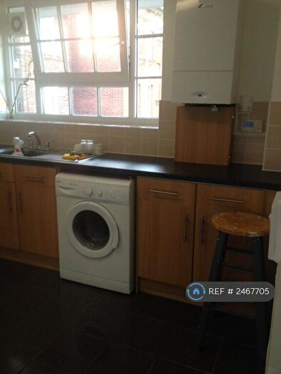2 Bedroom Flat To Rent In Follingham Court, London, N1