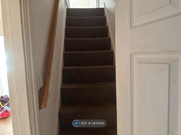 2 Bedroom Terraced House To Rent In Cross St, Kettering, NN16