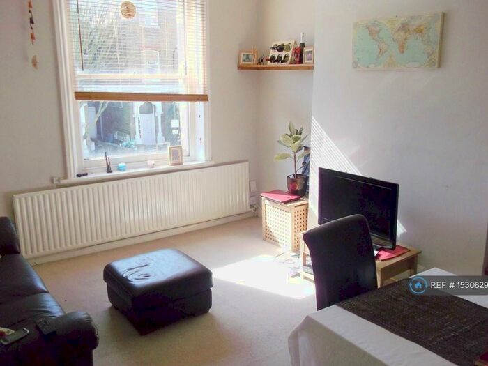 2 Bedroom Flat To Rent In Finsbury Park, London, N4