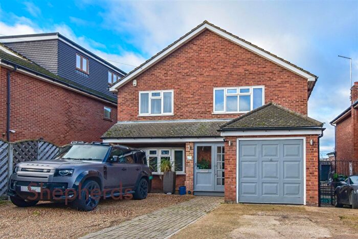 4 Bedroom Detached House For Sale In Pecks Hill, Nazeing, EN9