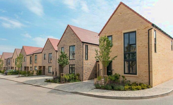 3 Bedroom Detached House To Rent In Orchard Drive, London, HA8