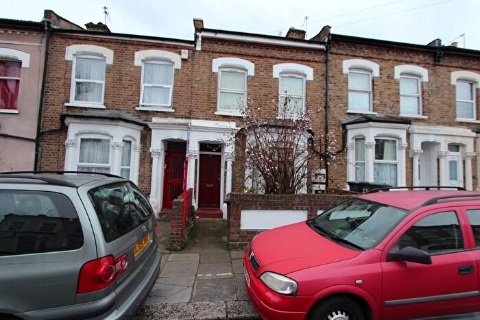 1 Bedroom Flat To Rent In Hartham Road, Tottenham, London, N17
