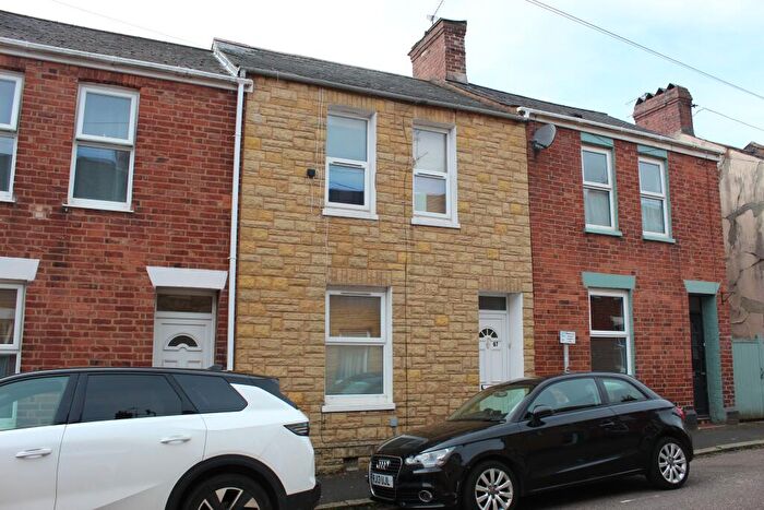 4 Bedroom Terraced House For Sale In Hoopern Street, Exeter, EX4