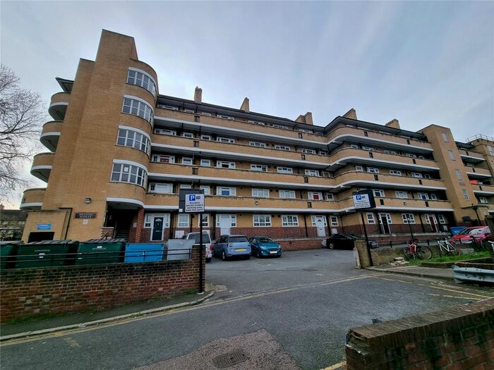 2 Bedroom Flat To Rent In Heston House, Tanners Hill, Deptford, London, SE8