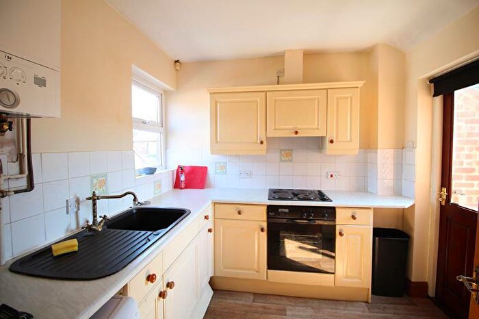 2 Bedroom Flat To Rent In Bower Street, Bedford, MK40