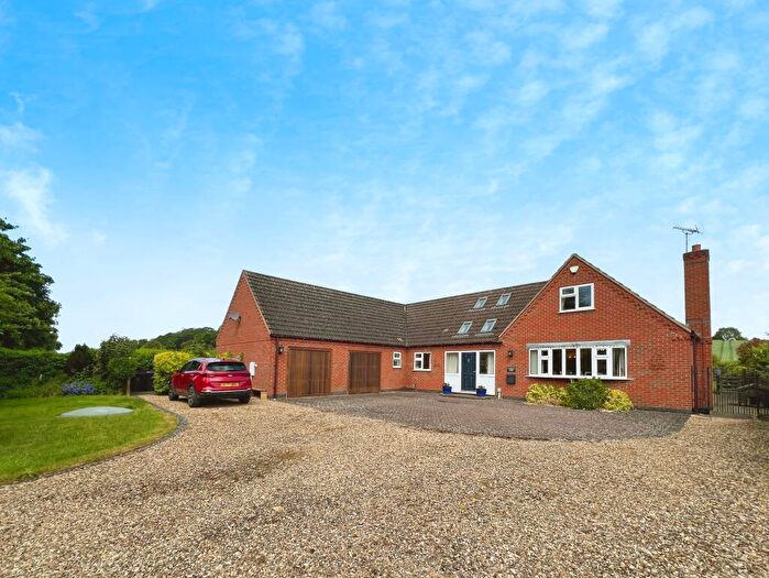 4 Bedroom Detached House For Sale In Carlton Road, Sudbrook, Grantham, NG32