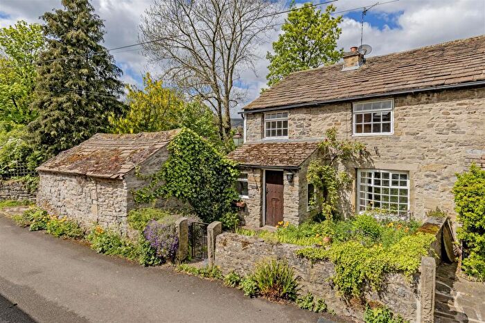 3 Bedroom Cottage For Sale In Mill Bridge, Castleton, Hope Valley, S33