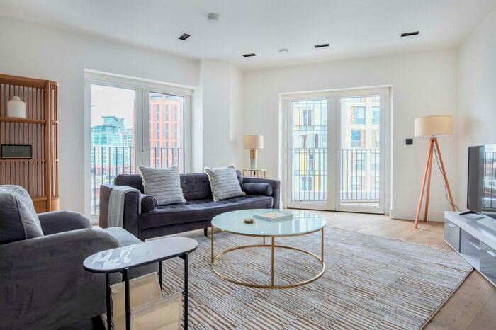 2 Bedroom Flat To Rent In Vauxhall, London, SW8