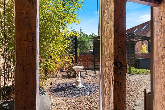 4 Bedroom Barn Conversion For Sale In Brandhills View, Alverton, NG13