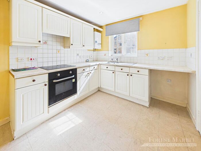 3 Bedroom End Of Terrace House For Sale In Newington Close, Frome, BA11