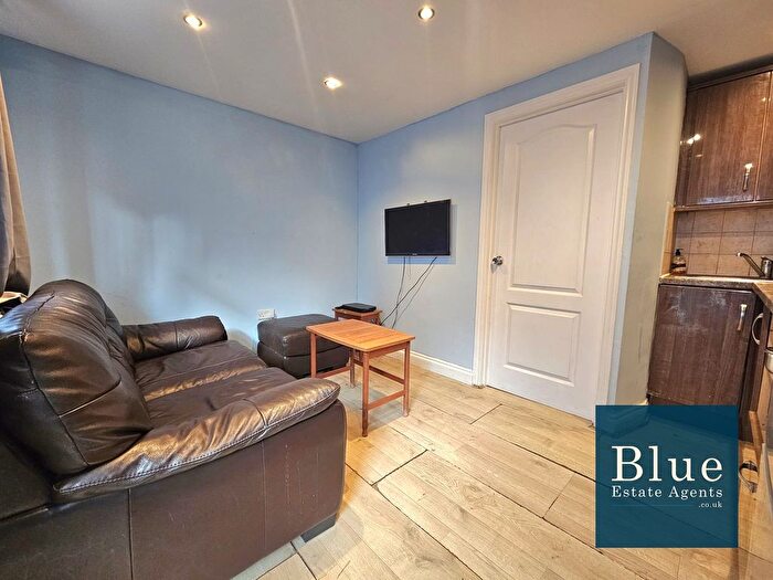 1 Bedroom Flat To Rent In Unwin Avenue, Feltham, TW14