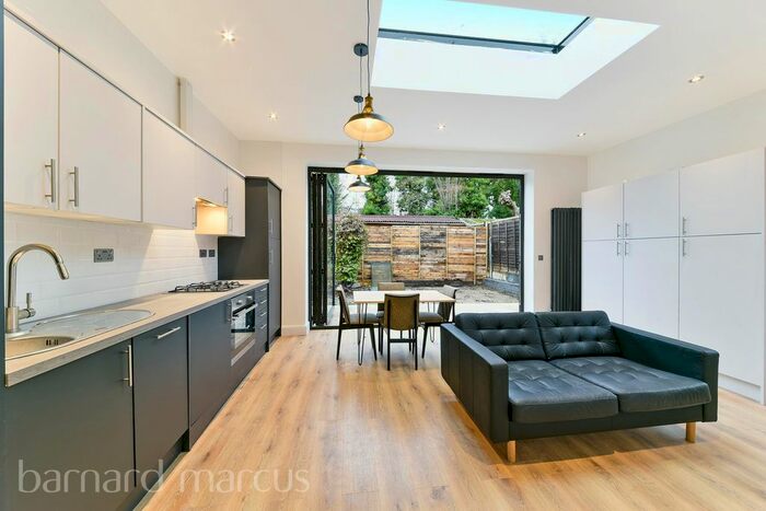 2 Bedroom Flat To Rent In Spencer Road, South Croydon CR2