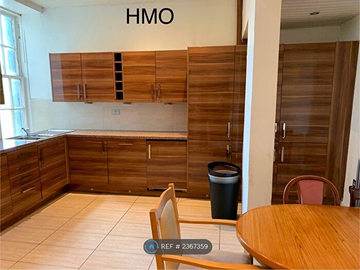 6 Bedroom Flat To Rent In West Princes Street, Glasgow, G4