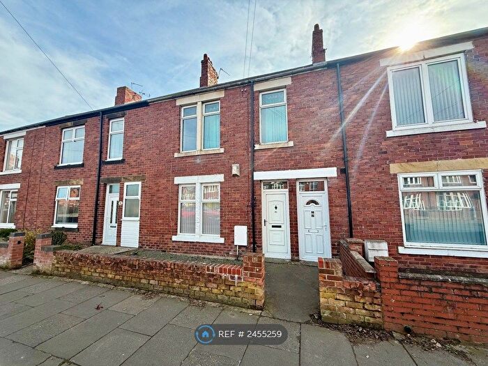 2 Bedroom Flat To Rent In Millbank Crescent, Bedlington, NE22