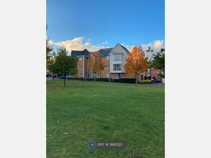 2 Bedroom Flat To Rent In Lambourne Chase, Chelmsford, CM2