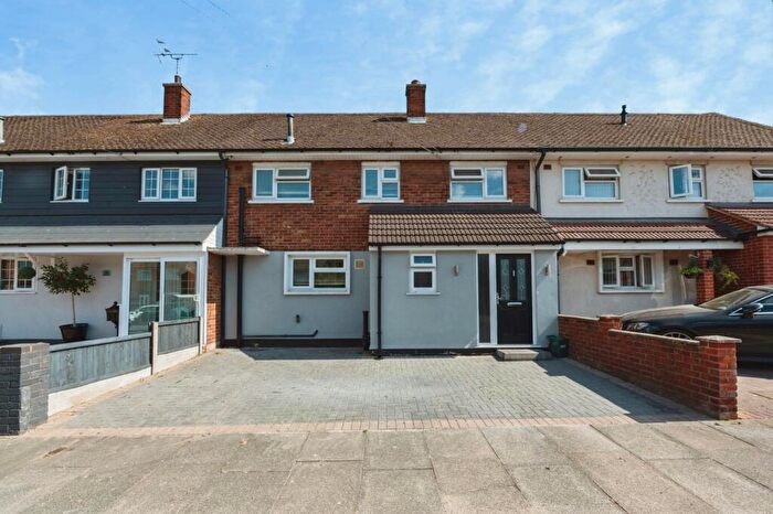 3 Bedroom Terraced House For Sale In Gourney Grove, Grays, Essex, RM16