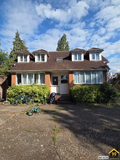 2 Bedroom Flat For Sale In Hill View Close, Wembely, Middlesex, HA9