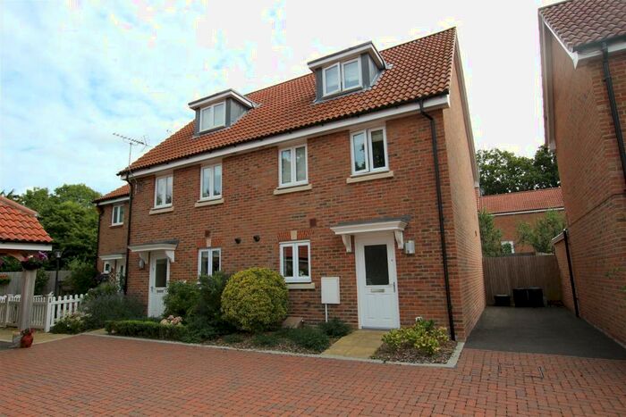 3 Bedroom Semi-Detached House To Rent In Orchard Close, Burgess Hill, RH15