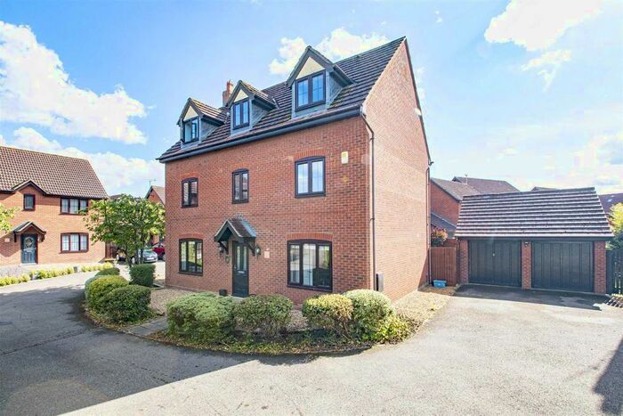 5 Bedroom Detached House To Rent In Upper Wood Close, Shenley Brook End, Milton Keynes, MK5