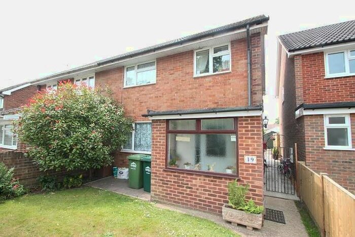 3 Bedroom Semi-Detached House To Rent In Comet Road, Stanwell, Staines-Upon-Thames, Middlesex, TW19