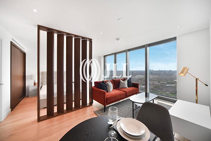 Flat To Rent In Landmark Pinnacle, Marsh Wall, E14