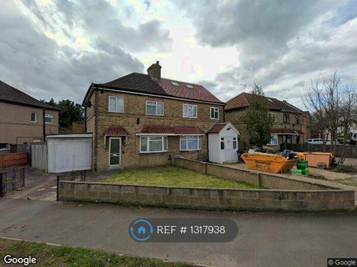 2 Bedroom Flat To Rent In Ground Floor, Hounslow, TW3