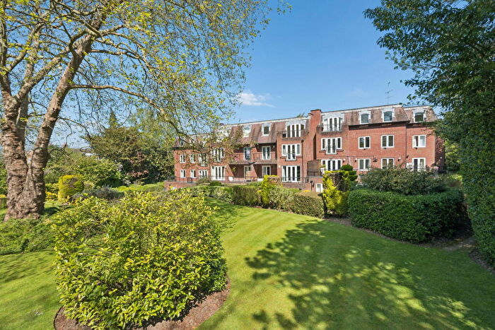3 Bedroom Flat For Sale In Eastbury Avenue, Northwood, HA6