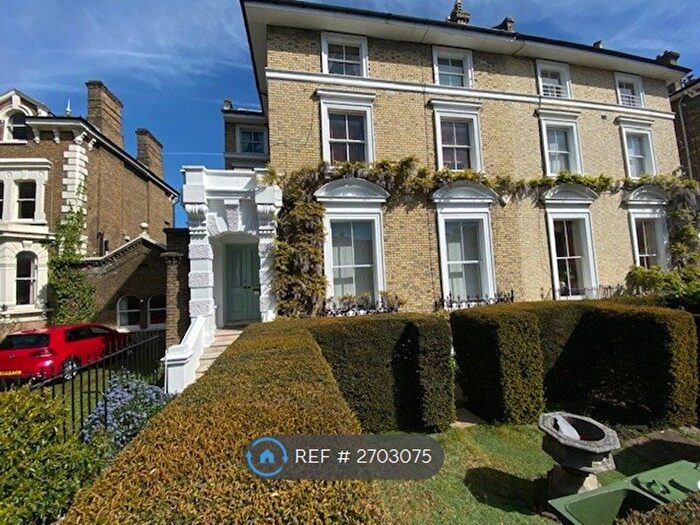 3 Bedroom Flat To Rent In Maze Hill Entrance, London, SE3
