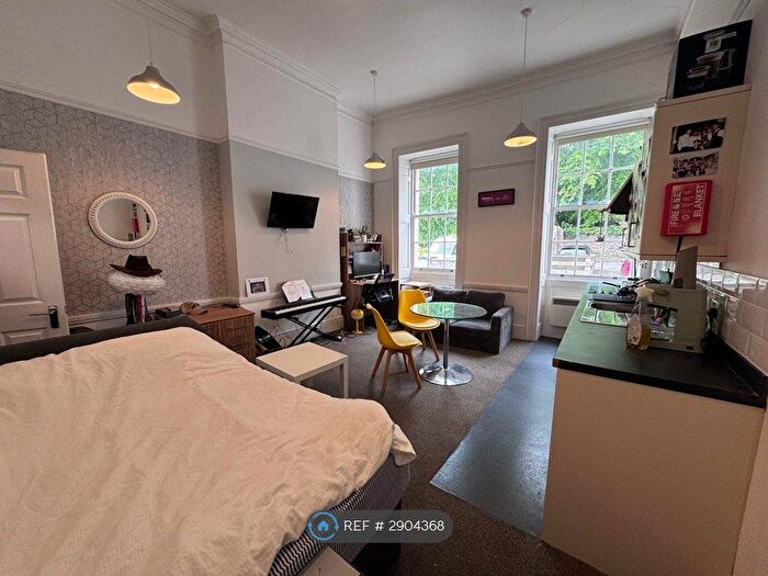 Studio To Rent In Berkeley Square, Bristol, BS8 - Photo 3