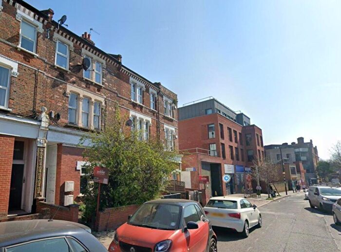 1 Bedroom Apartment To Rent In Milkwood Road, Herne Hill, London, SE24