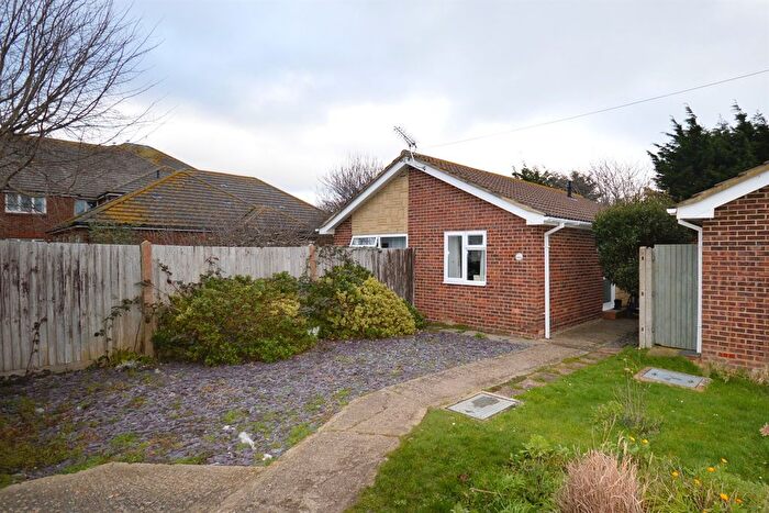 2 Bedroom Detached Bungalow To Rent In Dennys Close, Selsey, Chichester, West Sussex, PO20