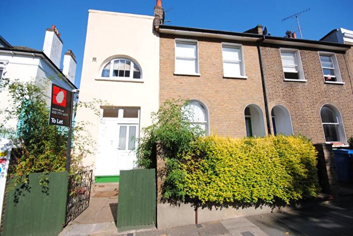 2 Bedroom End Of Terrace House To Rent In Gordon Road Peckham, SE15