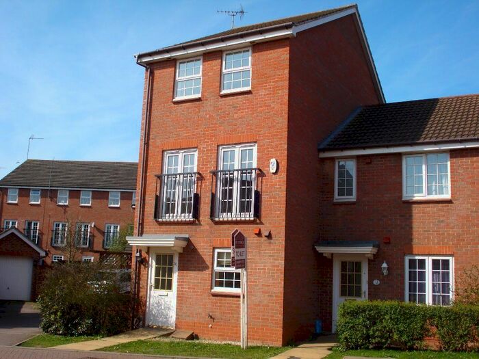 3 Bedroom Property To Rent In Cleveland Way, Stevenage SG1