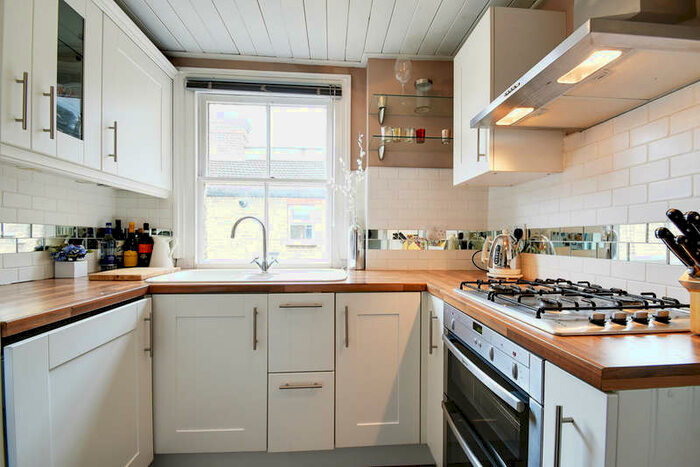 3 Bedroom Flat To Rent In Park Hall Road, East Finchley, N2