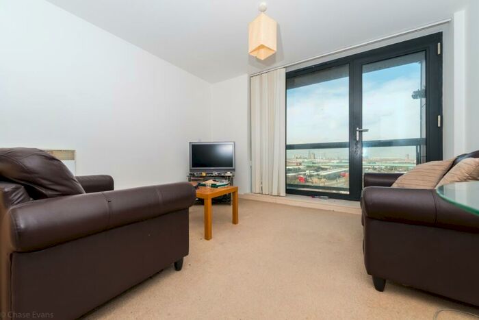 1 Bedroom Flat To Rent In Hallsville Road, Canning Town, London, E16