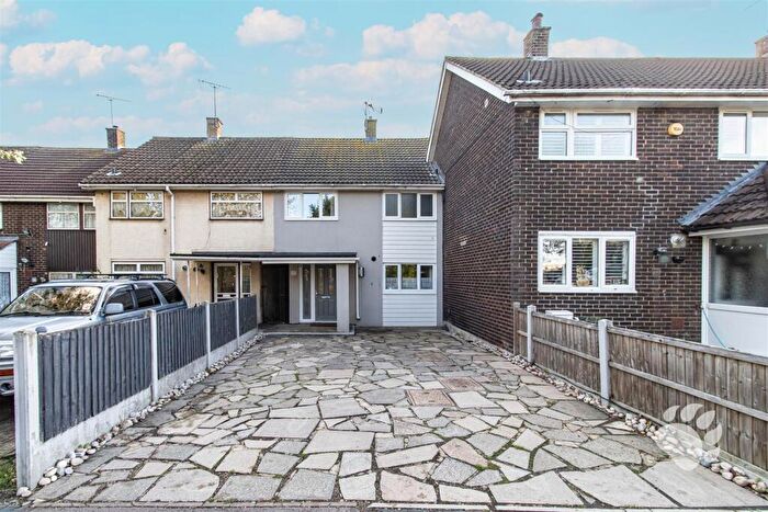 3 Bedroom Terraced House For Sale In The Hatherley, Fryerns, SS14