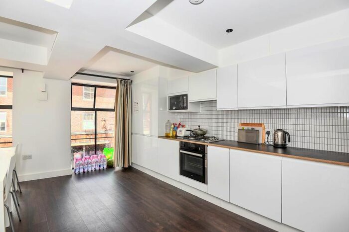 2 Bedroom Flat To Rent In New Inn Hall Street, Oxford City Centre, OX1