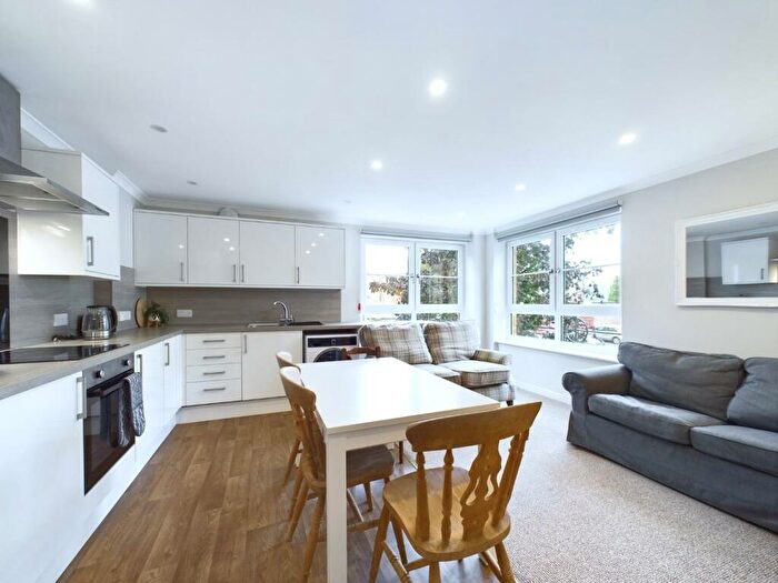 4 Bedroom Flat To Rent In Blandfield, Bonnington, Edinburgh, EH7