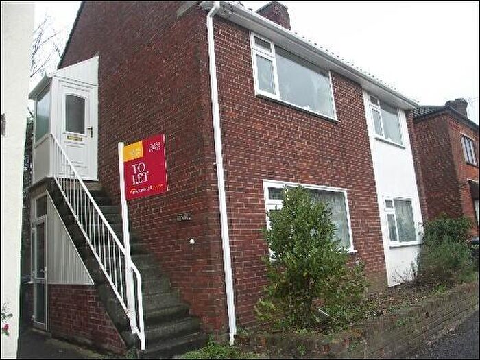 2 Bedroom Maisonette To Rent In Cromwell Road, First Floor, Polygon, Southampton, SO15