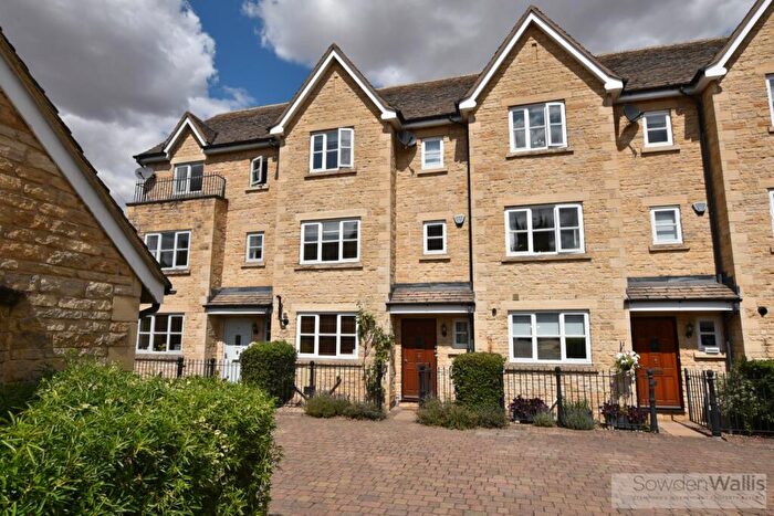 4 Bedroom Town House For Sale In Saxon Court, Water Street, Stamford, PE9