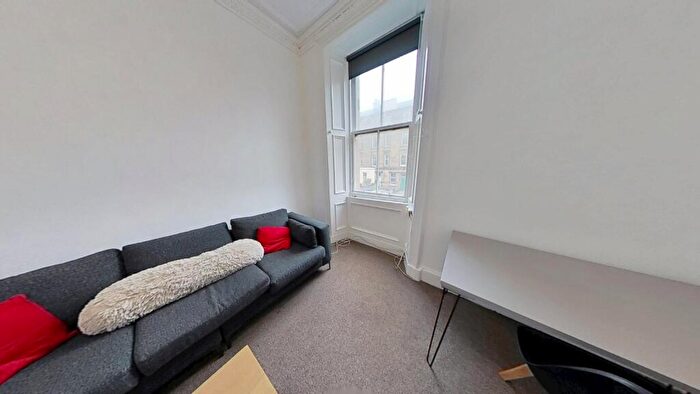 4 Bedroom Flat To Rent In Montgomery Street, Edinburgh, EH7