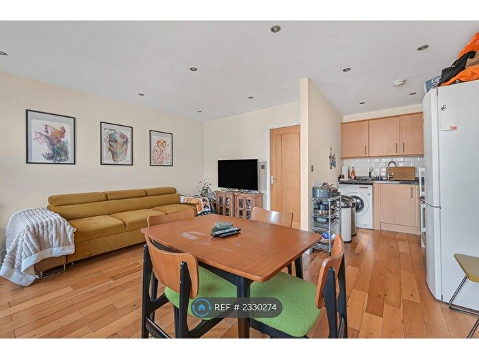 1 Bedroom Maisonette To Rent In Lower Clapton Road, London, E5