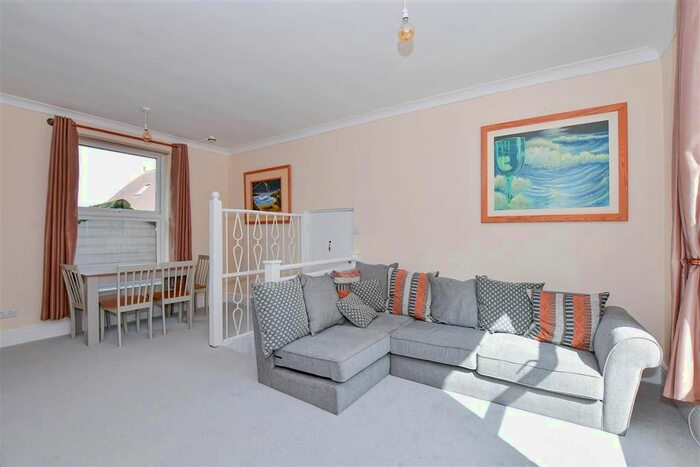 2 Bedroom Flat For Sale In Spring Lane, Burwash, Etchingham, East Sussex, TN19