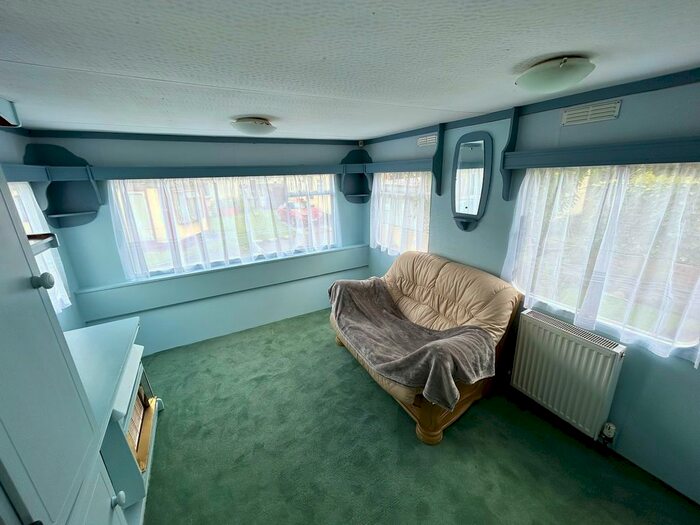 2 Bedroom Bungalow To Rent In Park Homes, Mexborough, S64