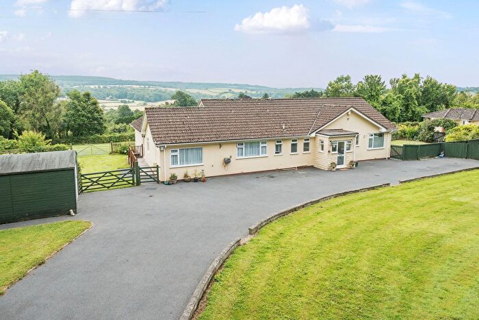 4 Bedroom Detached Bungalow For Sale In Old Exeter Road, Chudleigh, Devon, TQ13